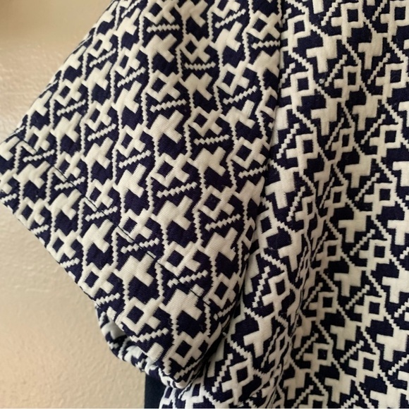 Anthropologie Sunday in Brooklyn Blue & White Abstract Short Sleeve Top Small - Picture 10 of 12